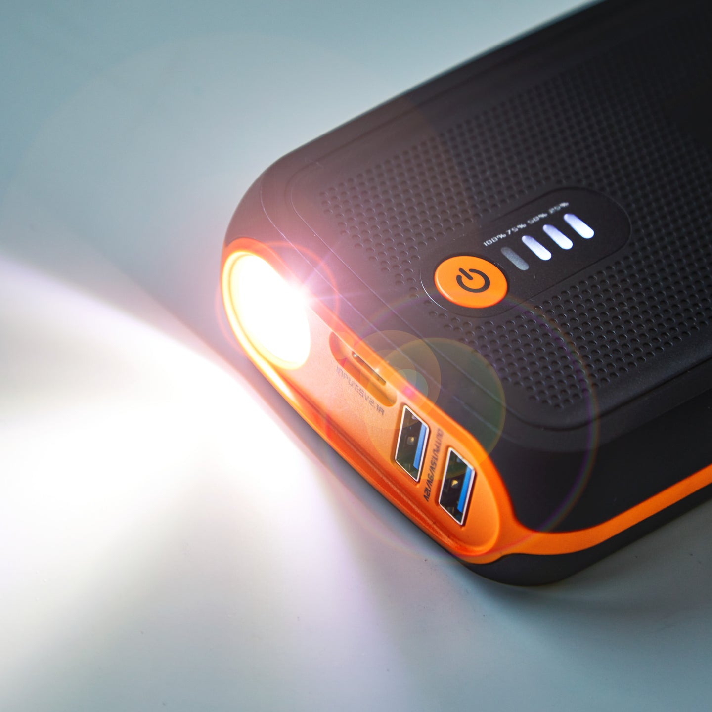 BATTERYstart 300 Lithium-Starthilfegerät mit Powerbank-Funktion OSRAM Autoteile TRUST